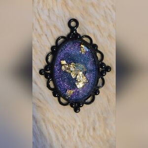 Black and Purple Pendant Necklace with Gold Flakes